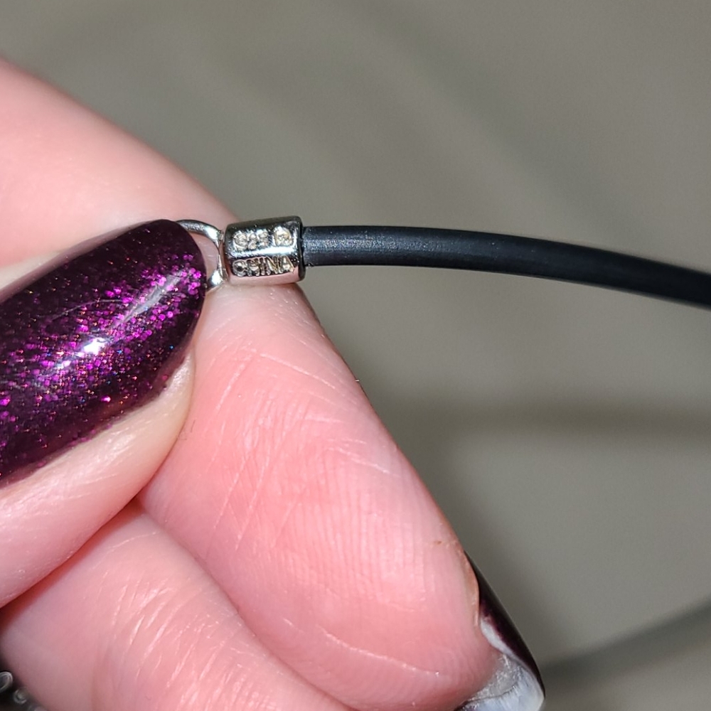 Silver "R" necklace - Picture 3 of 6